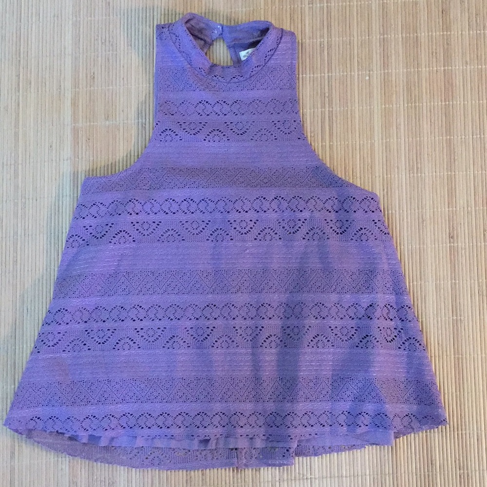 Hollister Medium Top